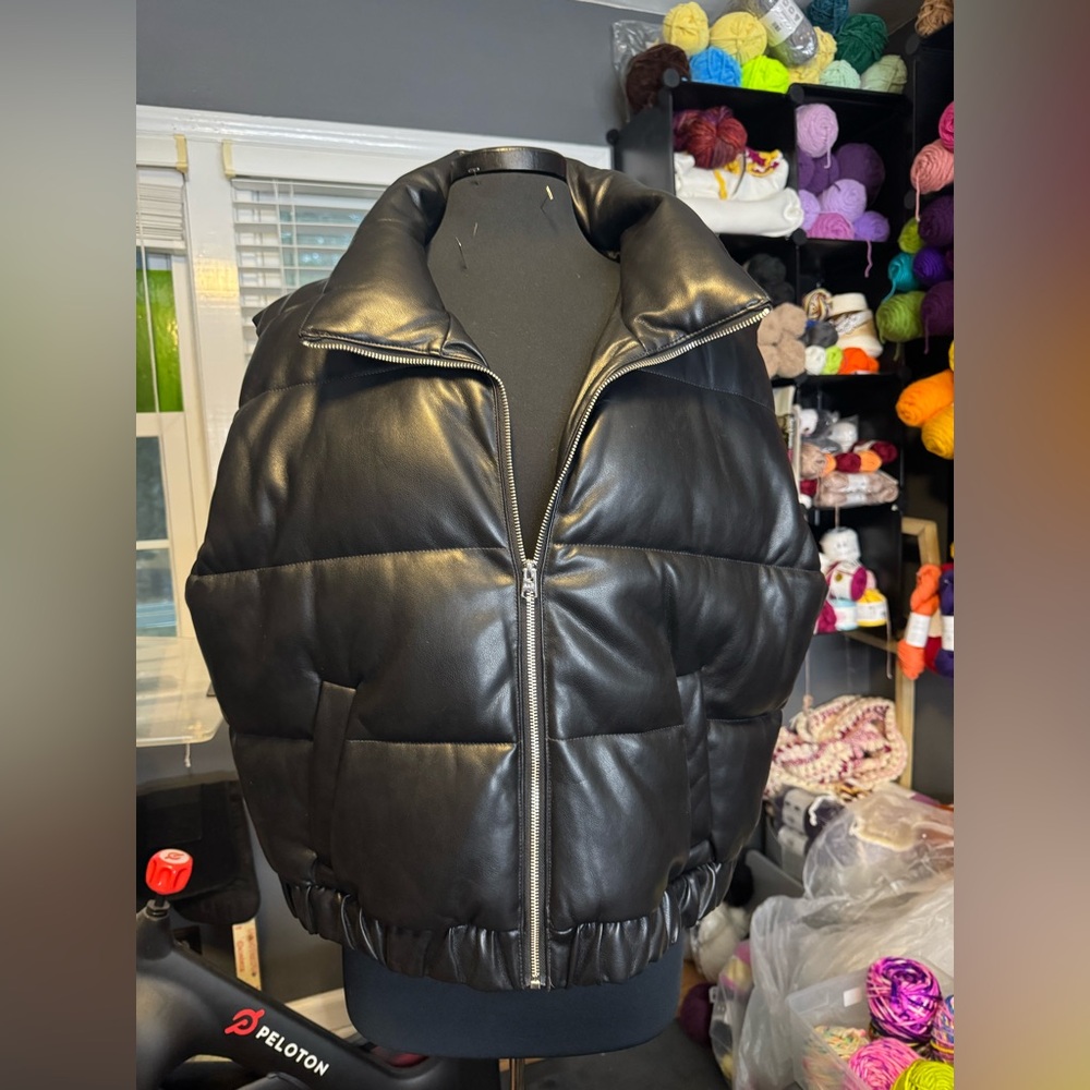 Abercrombie & Fitch faux leather puff vest XL / Oversized